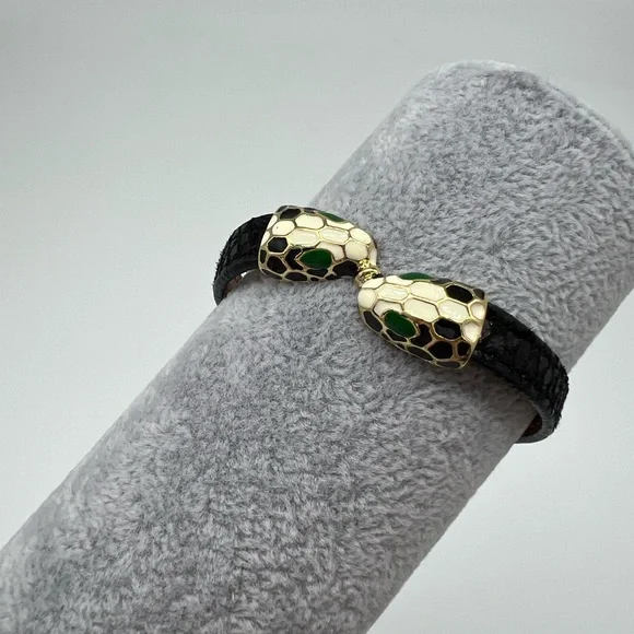 ♥️Enamel Snake Faux Leather Band Gold Bracelet - Picture 3 of 4